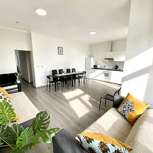 Plantin 3 Sleeping 2 Bathrooms. Apartment Antwerp